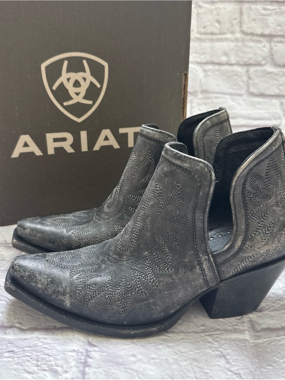 Ariat Women's Dixon Black Distressed Leather Western Ankle Bootie